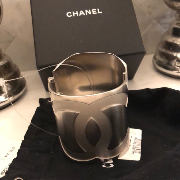 AUTHENTIC Chanel Sky Mirror Bangle - Picture 8 of 10